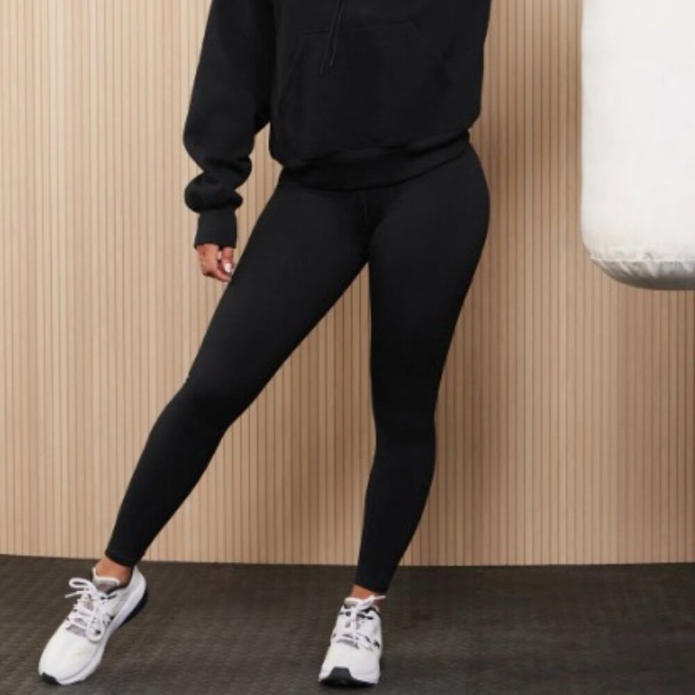 Fabletics Black High-Waisted Powerhold Capri Leggings - Size XS/4